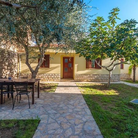Kuca Za Odmor Vila Sveti Filip i Jakov Exterior foto